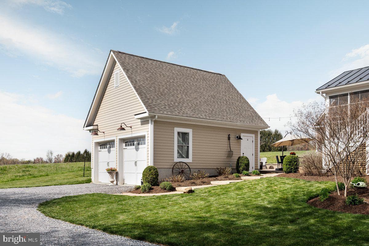 38165 Cobbett Lane photo 5