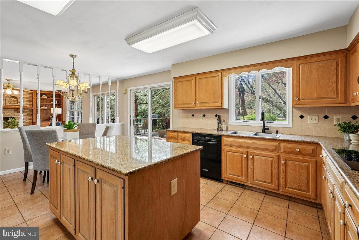 14351 Rosefinch Circle photo 18