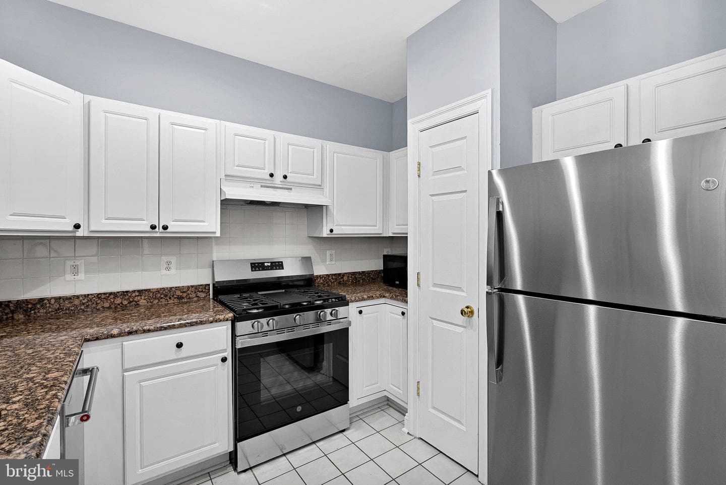 46353 Villa Square photo 13
