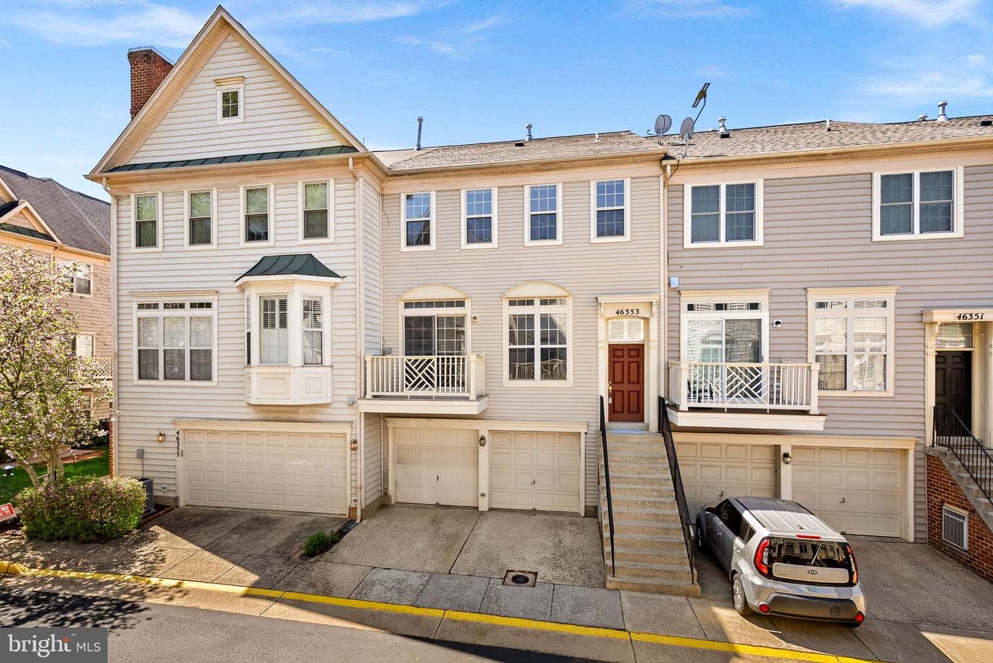 46353 Villa Square photo 2