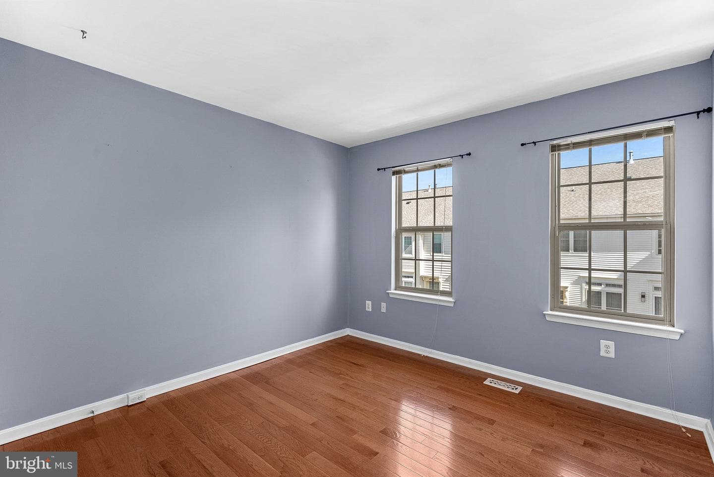 46353 Villa Square photo 21