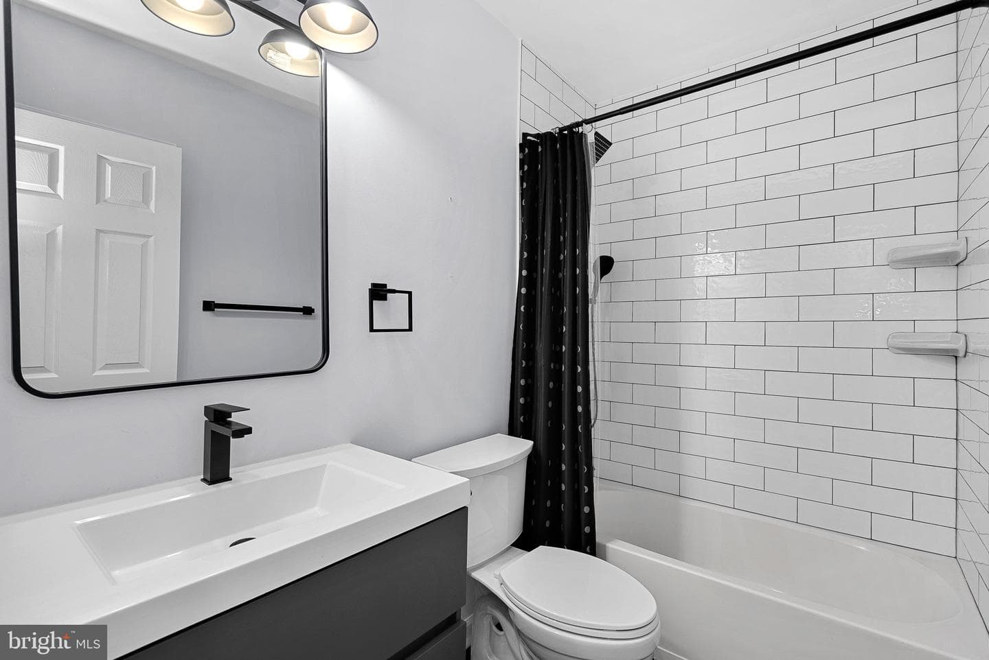 46353 Villa Square photo 22