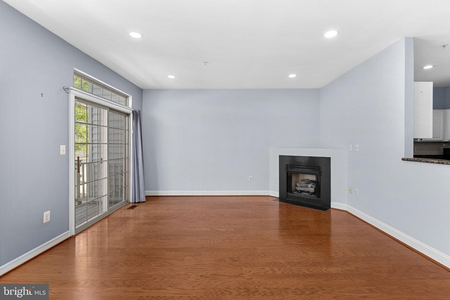 46353 Villa Square photo 6