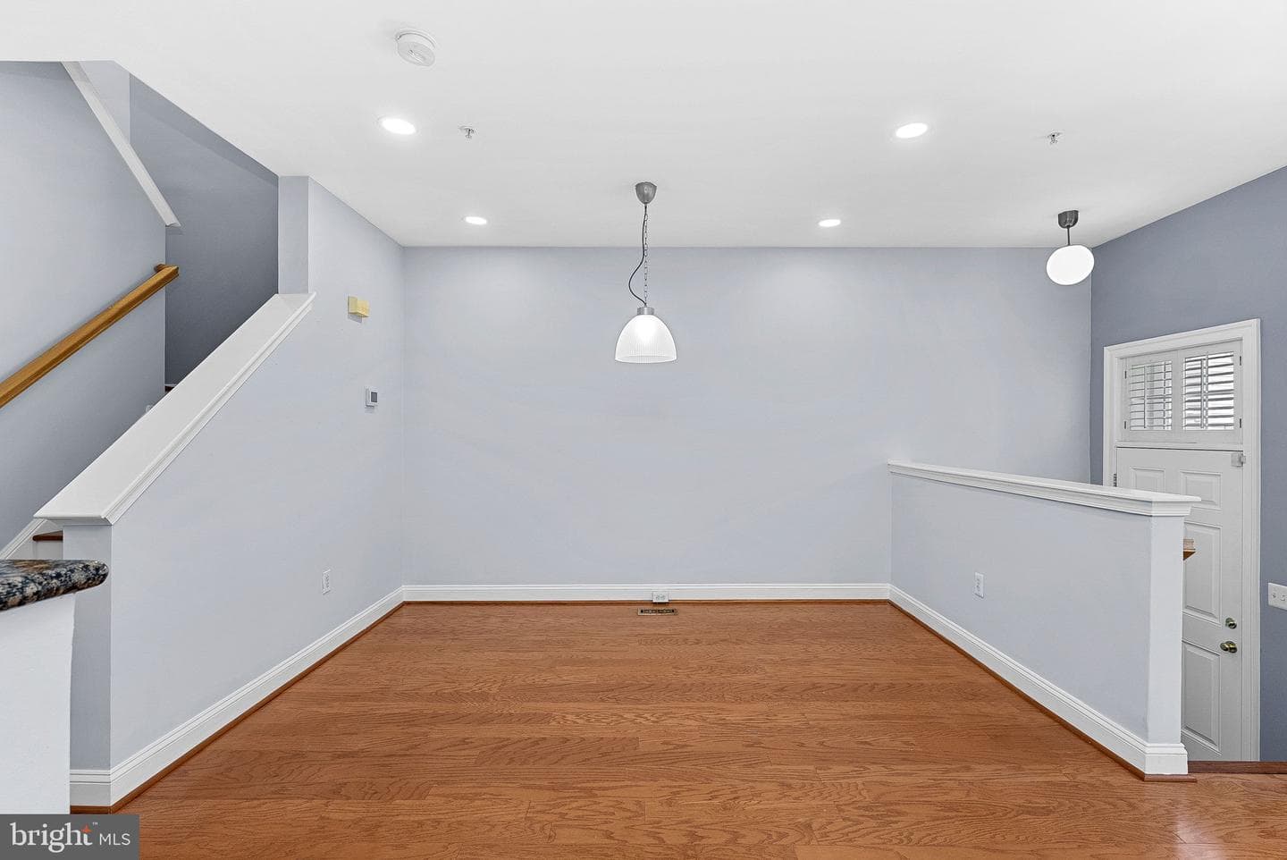 46353 Villa Square photo 7