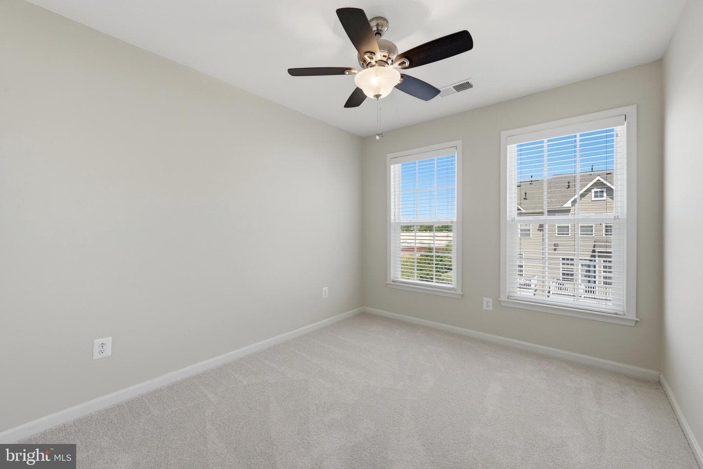 22631 Hawkbill Square photo 31