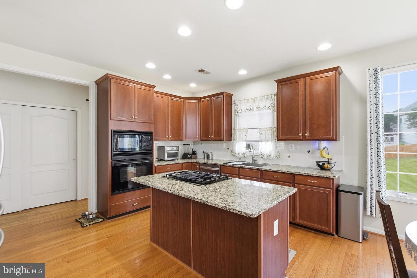 43679 Lucketts Bridge Circle photo 16