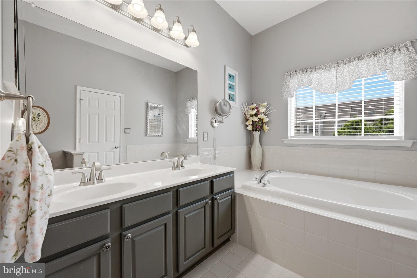 405 Leeds Ridge Court photo 28