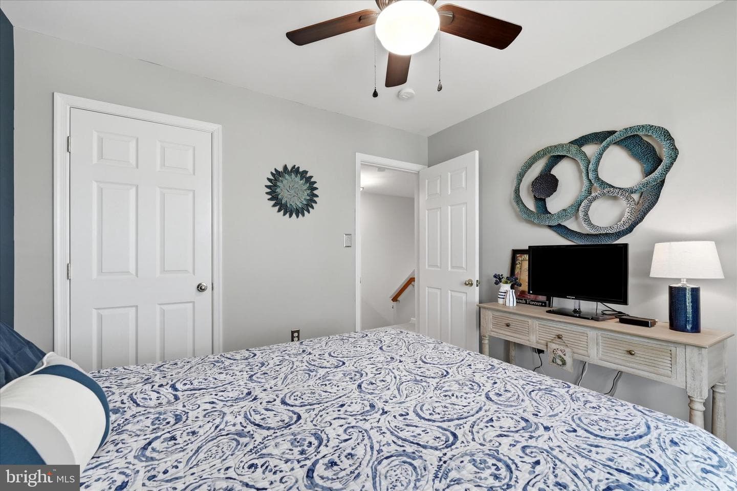 405 Leeds Ridge Court photo 32