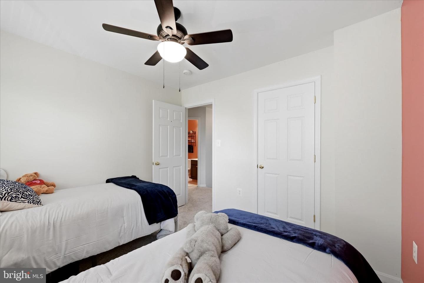 405 Leeds Ridge Court photo 35