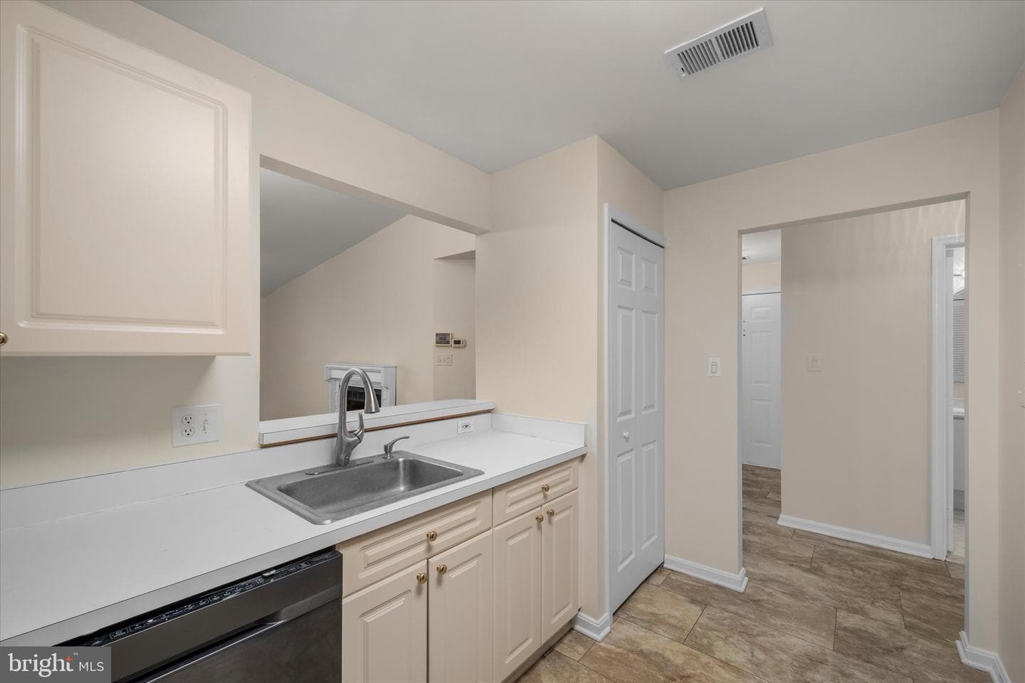 44106 Natalie Terrace #301 photo 8