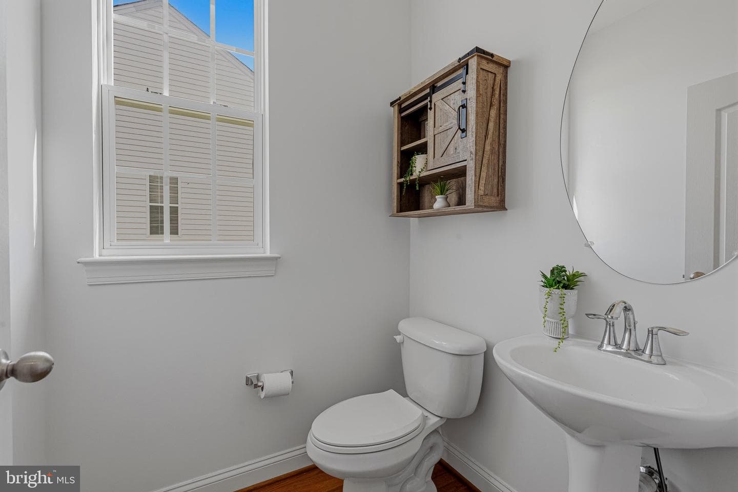 43172 Nikos Street photo 10