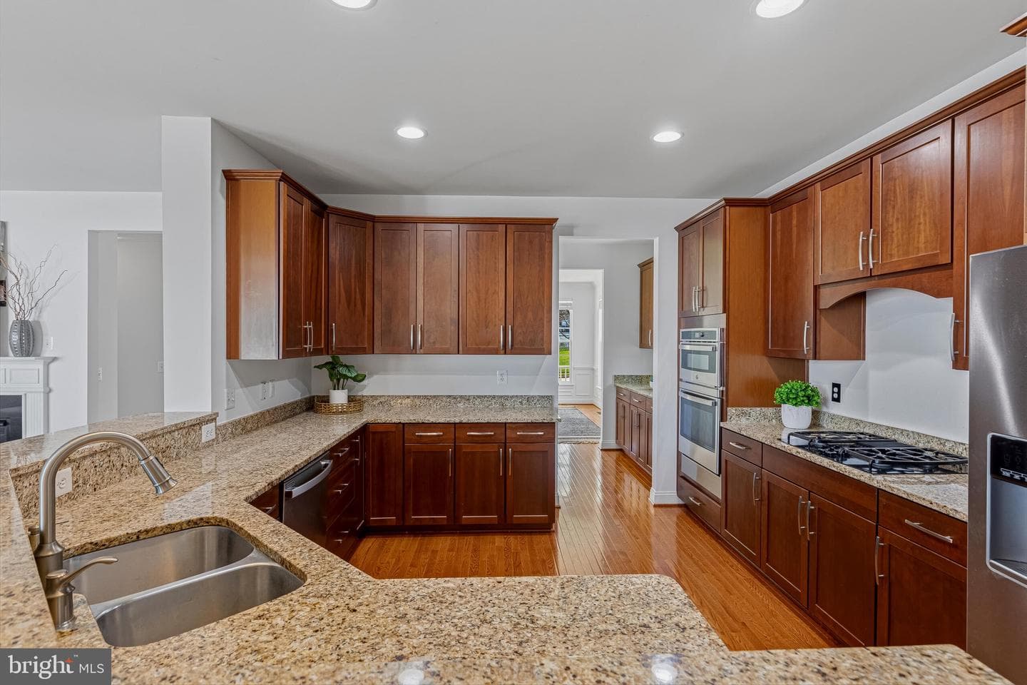 43172 Nikos Street photo 18