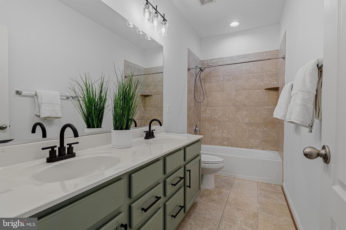 43172 Nikos Street photo 24