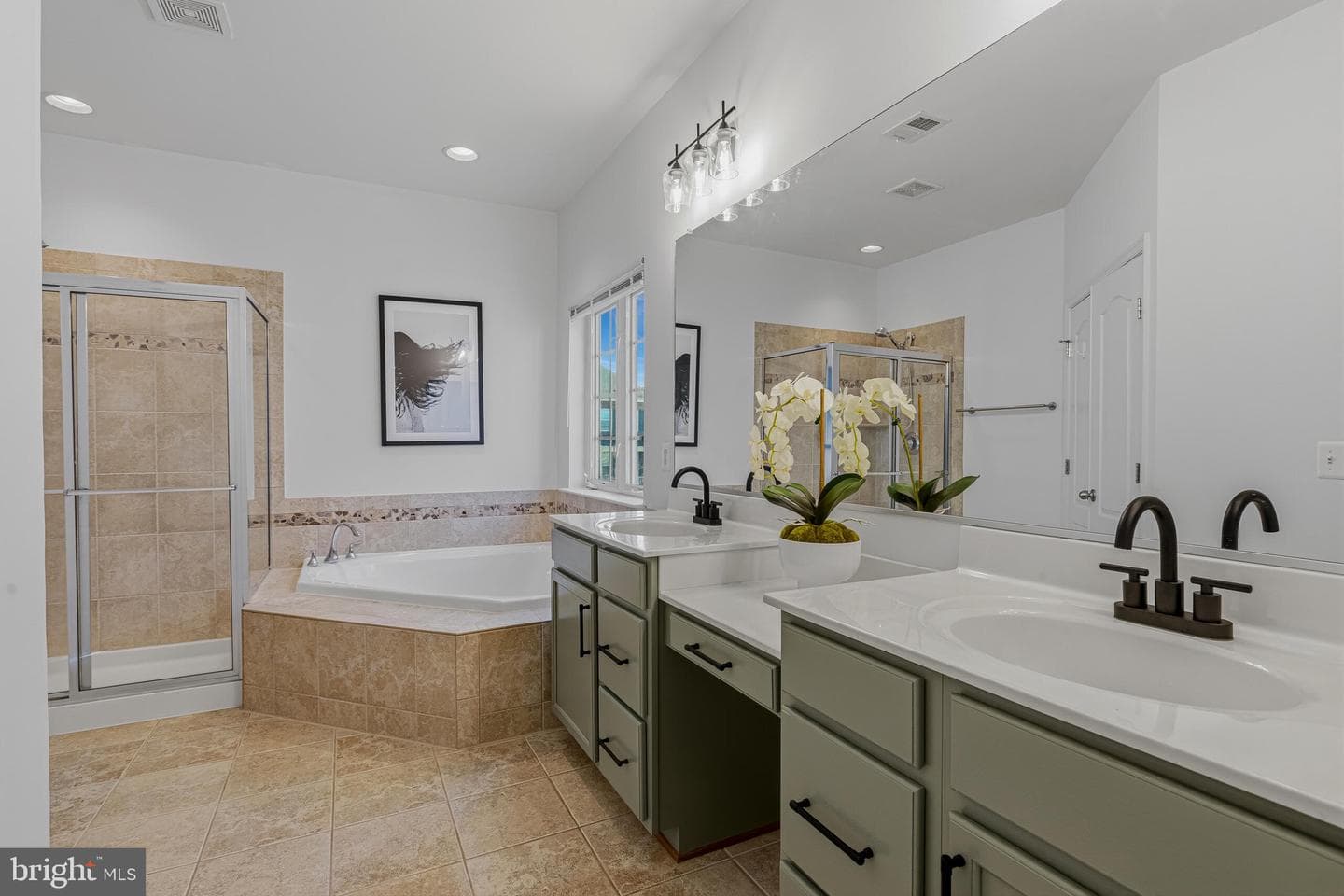 43172 Nikos Street photo 29