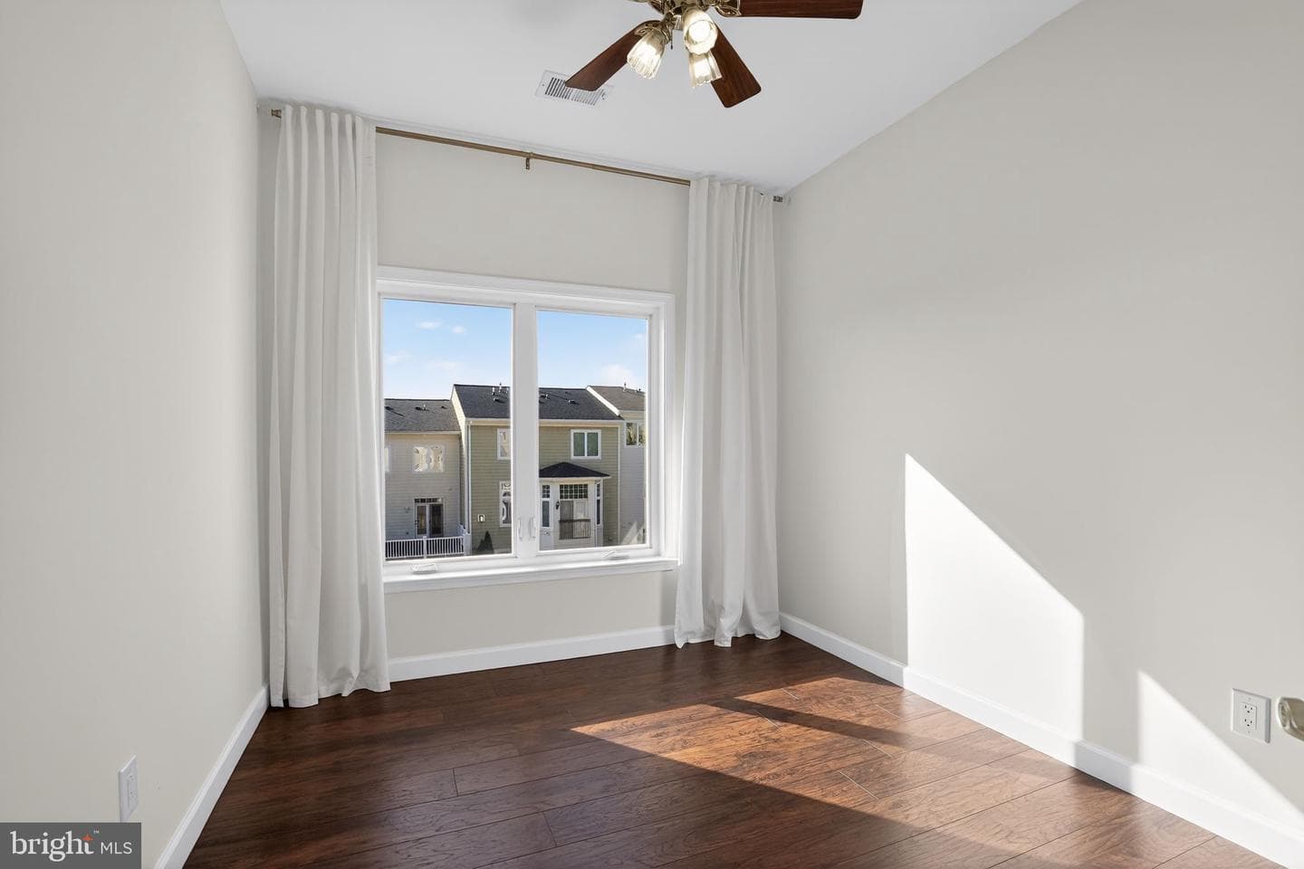 43569 Wild Indigo Terrace photo 23