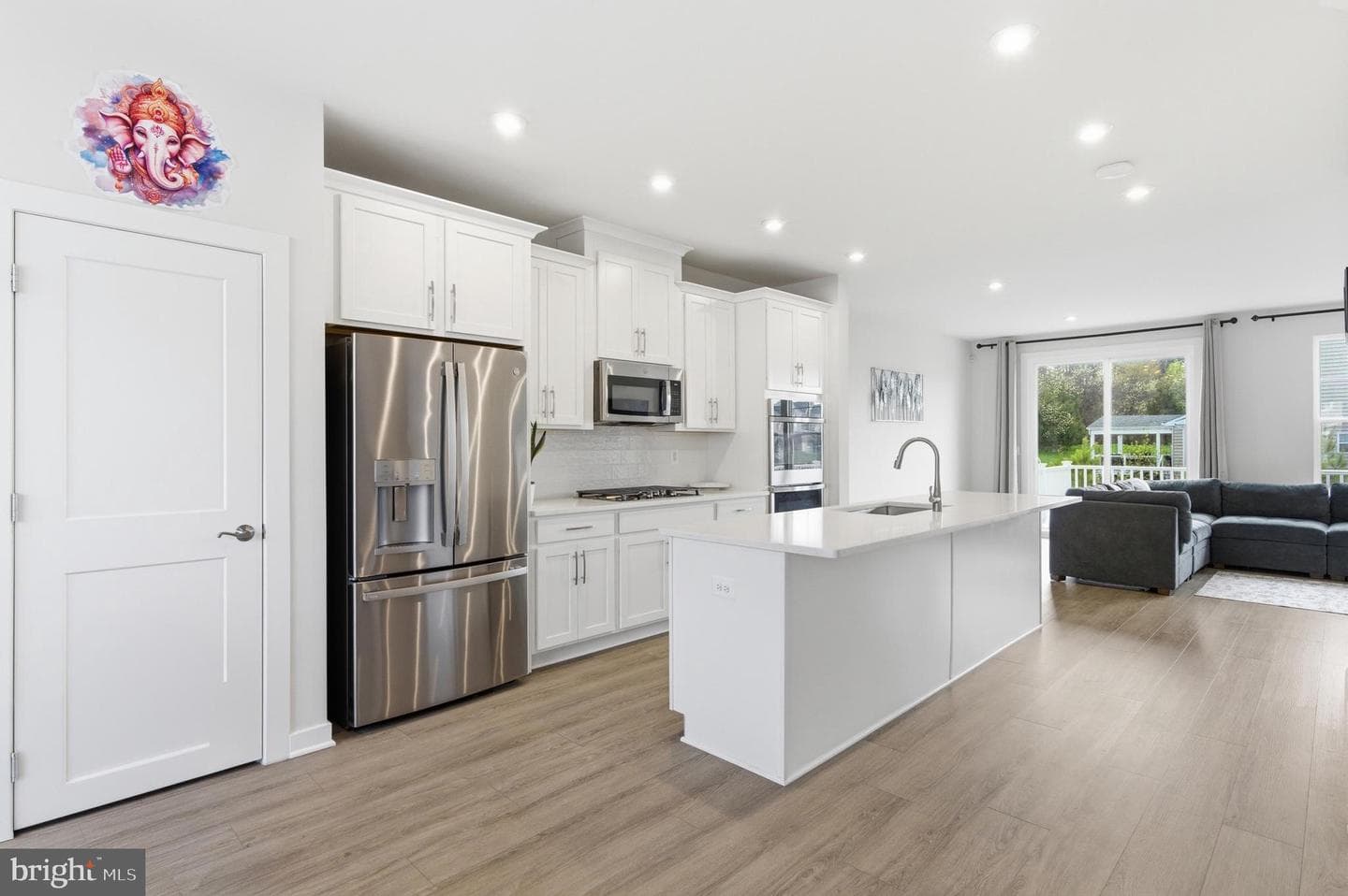24173 Thurso Square photo 9