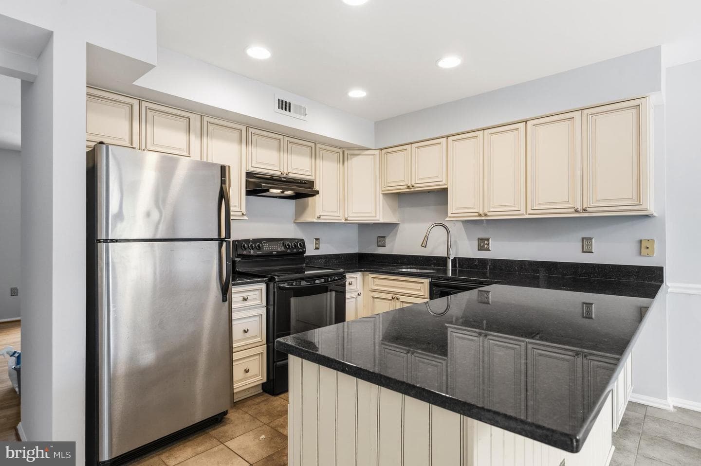 34 Millard Court photo 8