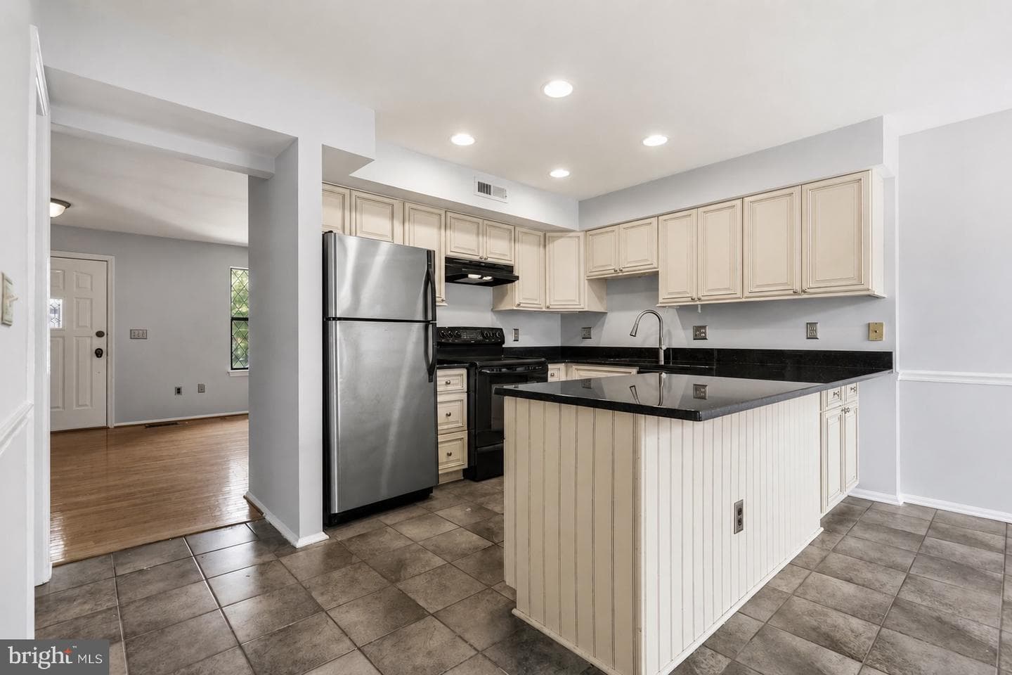 34 Millard Court photo 9