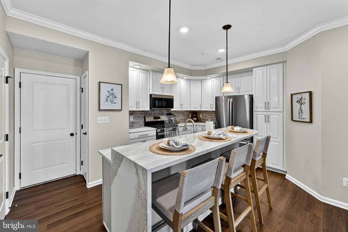 42227 Piebald Square photo 7