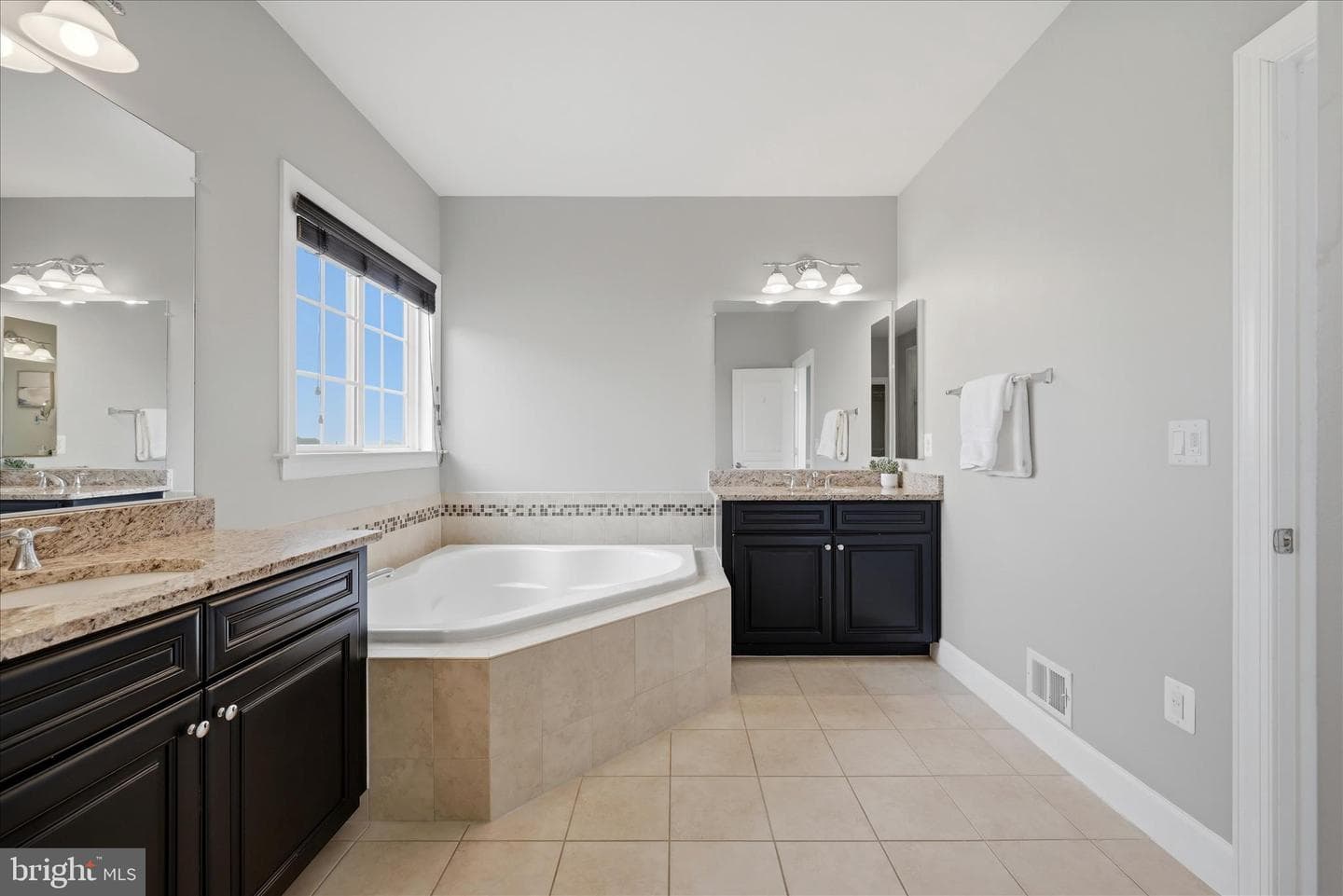 15698 Woodchester Court photo 40