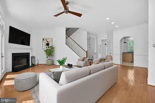 47697 Whirlpool Square photo 2