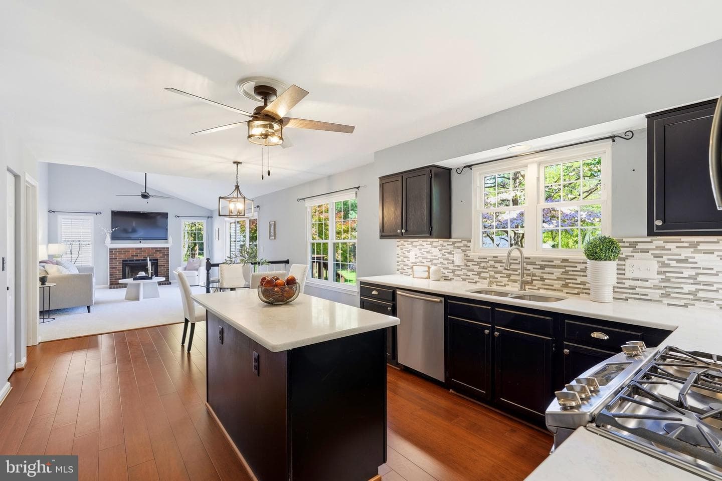 210 Foxborough Drive SW photo 21