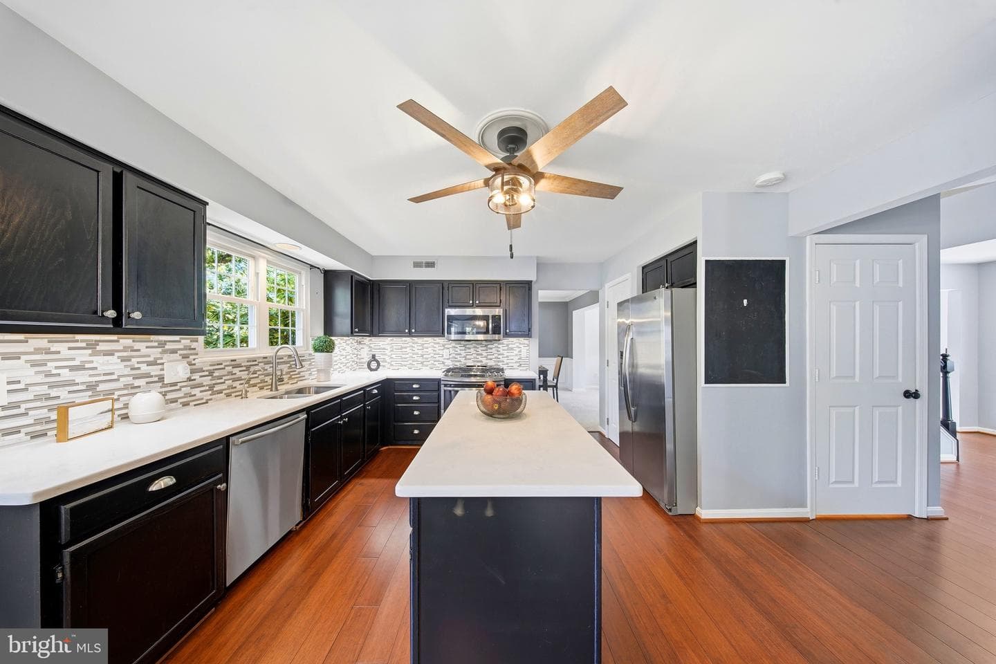 210 Foxborough Drive SW photo 23