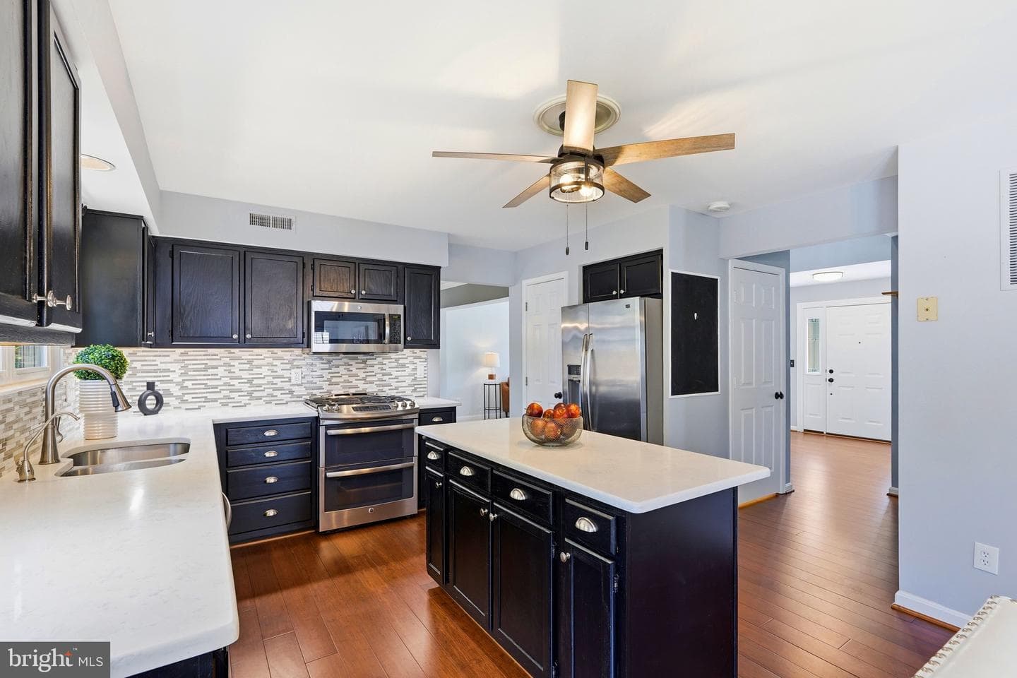 210 Foxborough Drive SW photo 24