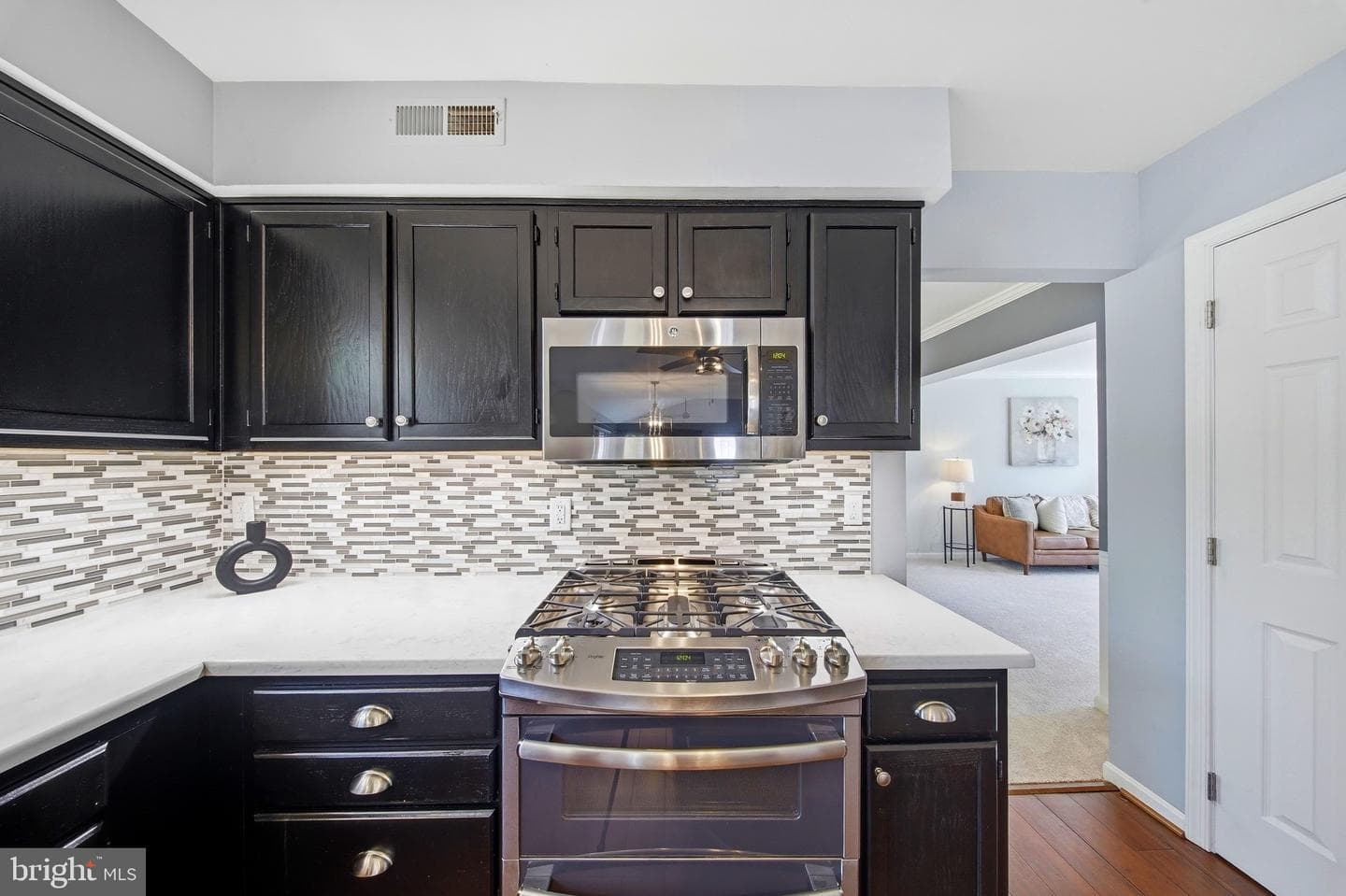 210 Foxborough Drive SW photo 25