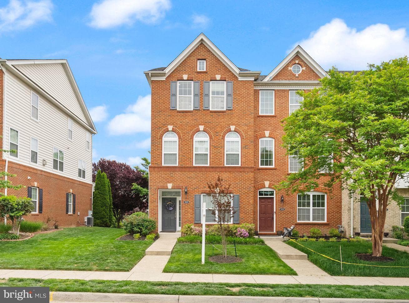 23128 Dunlop Heights Terrace