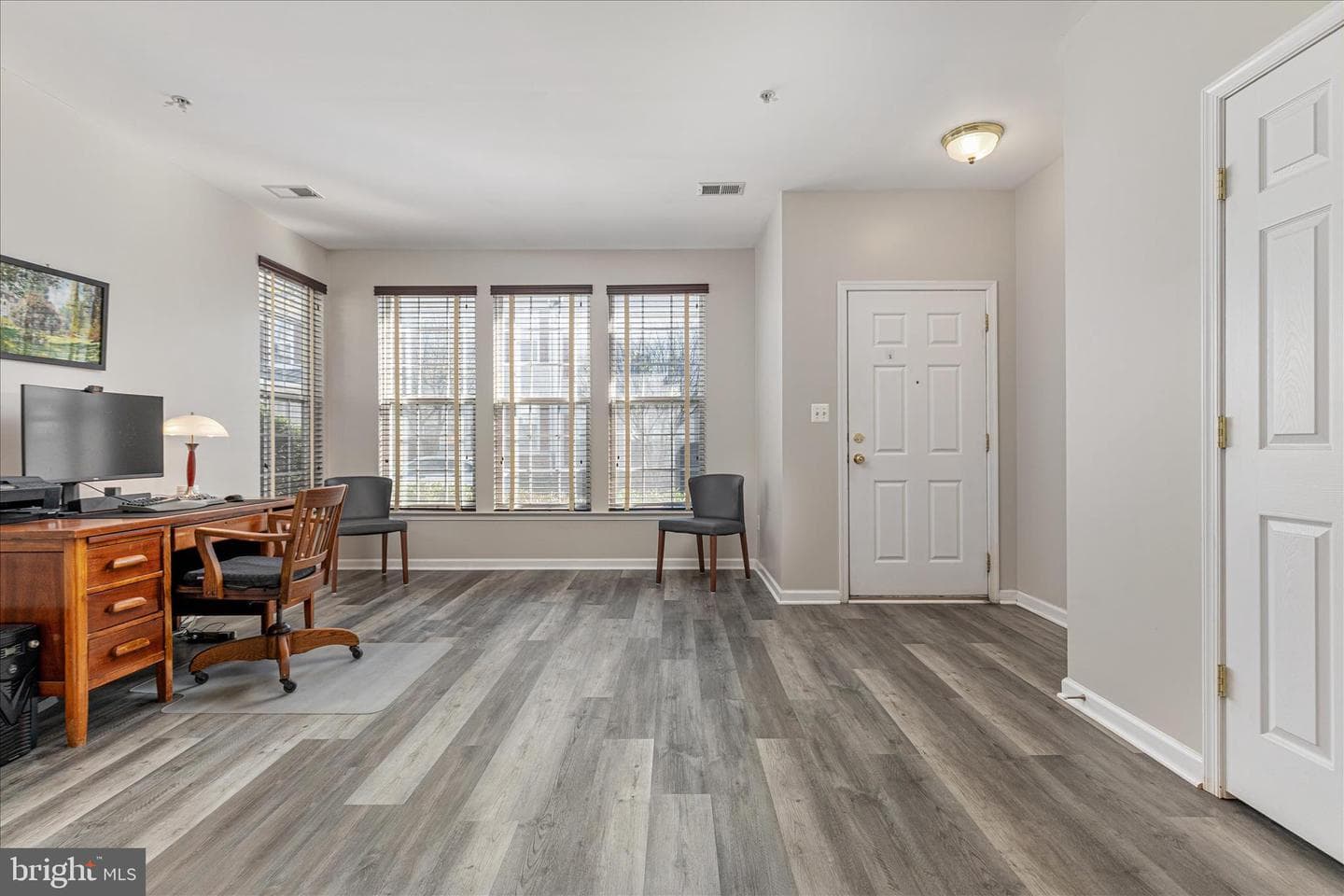 20227 Macglashan Terrace photo 3