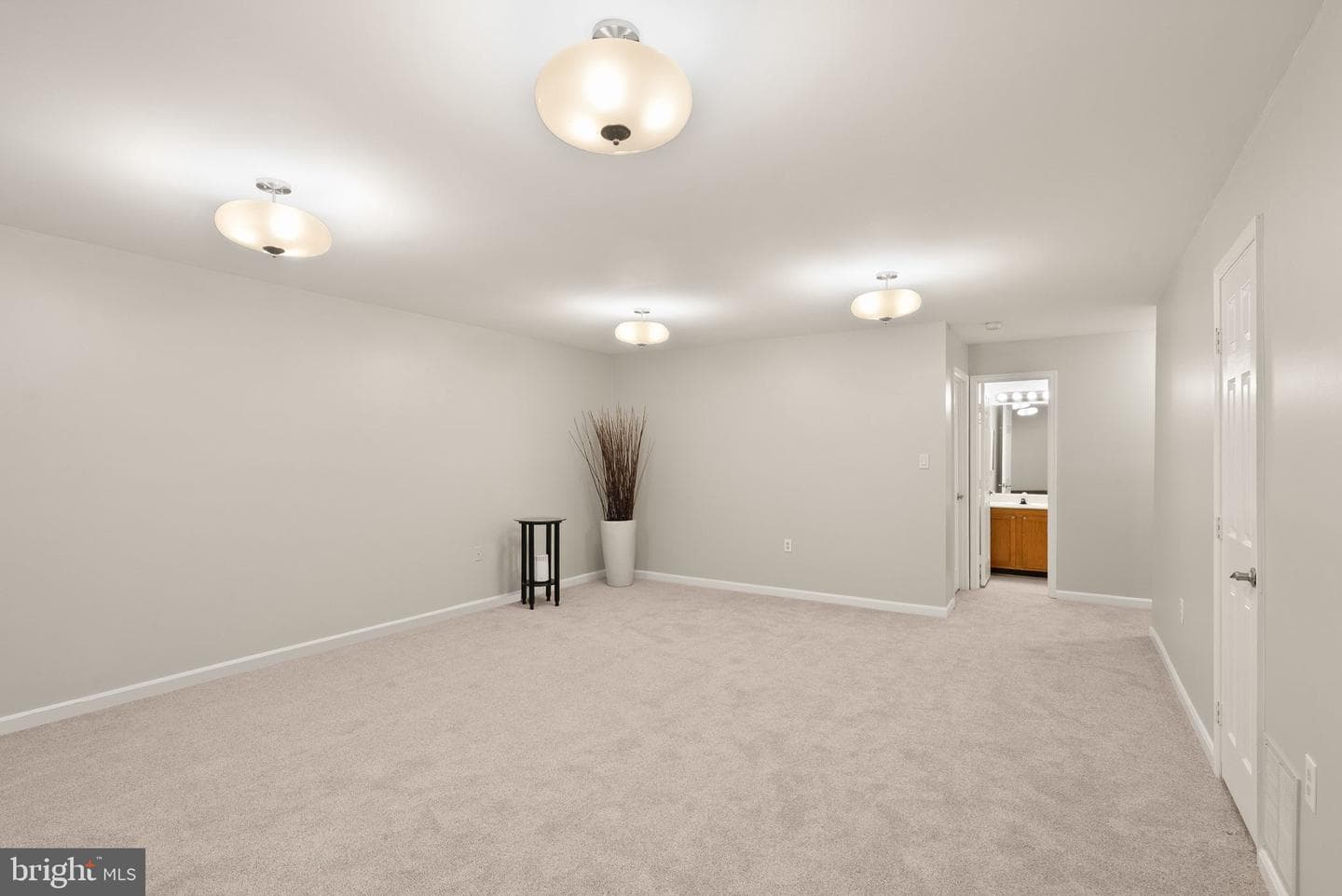303 Rangers Way SE photo 32
