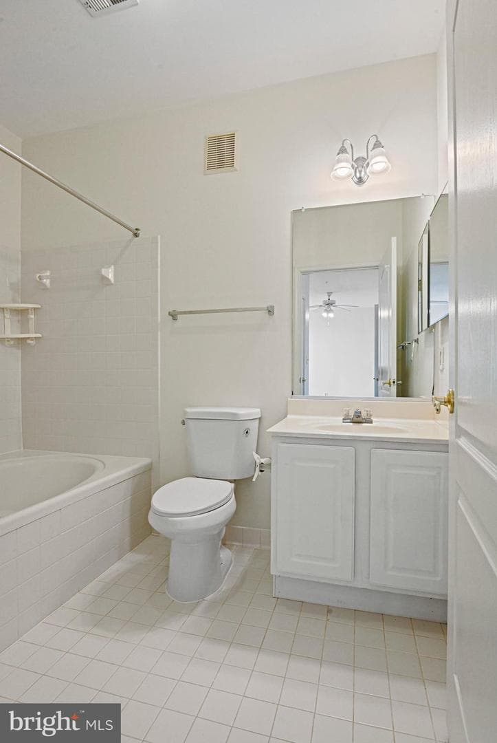 20933 Cedarpost Square #203 photo 25