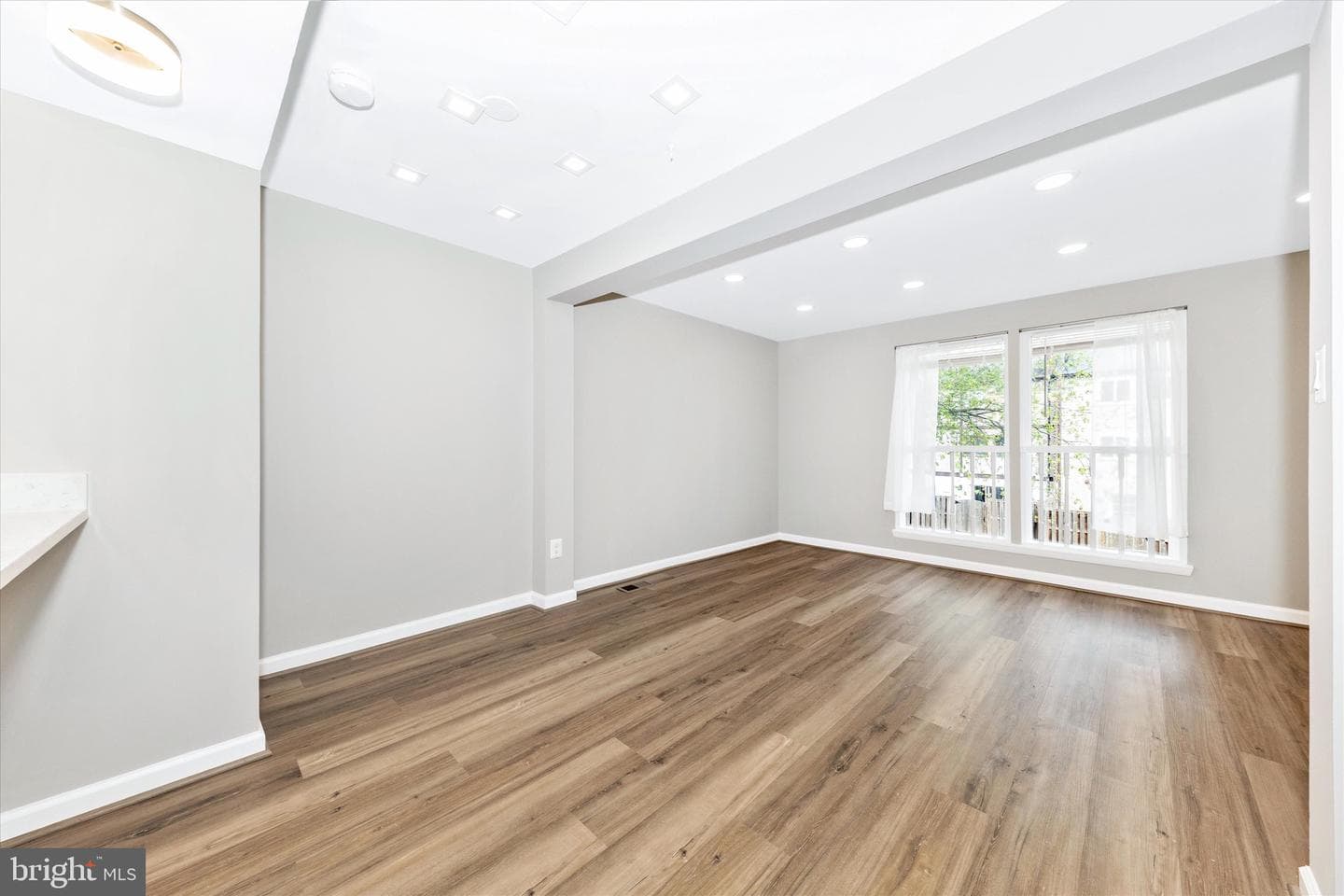 106 Charing Court photo 7