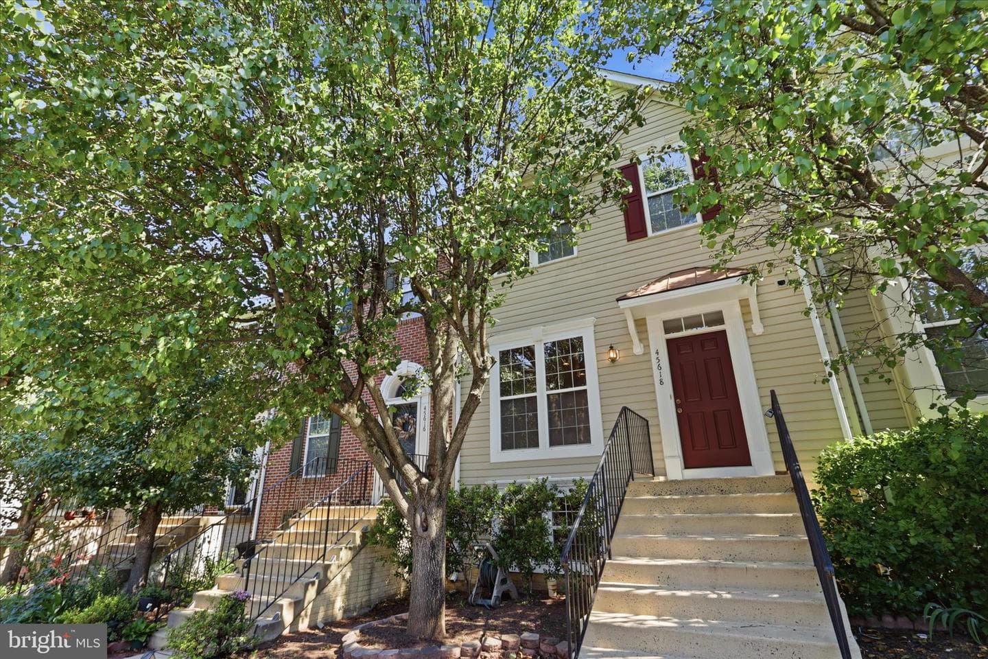 45618 Grand Central Square photo 1