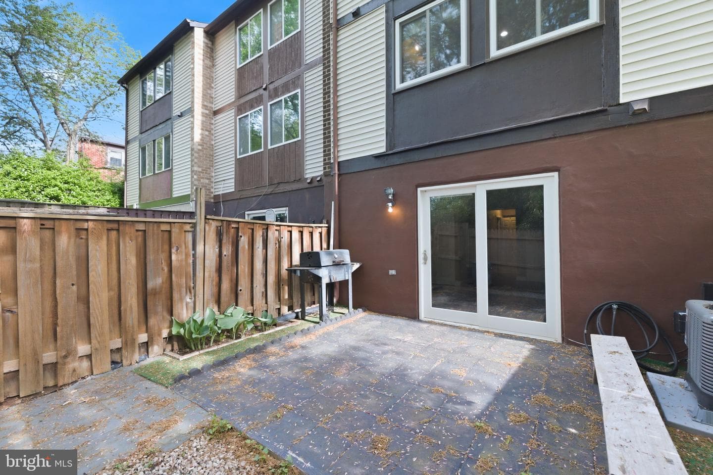 614 Giles Place photo 15