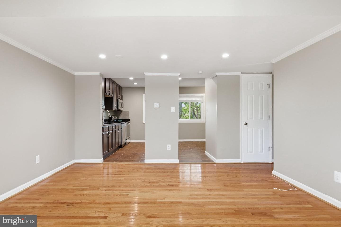 614 Giles Place photo 21