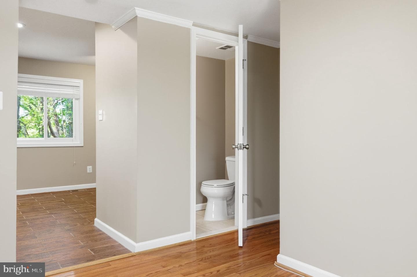 614 Giles Place photo 26
