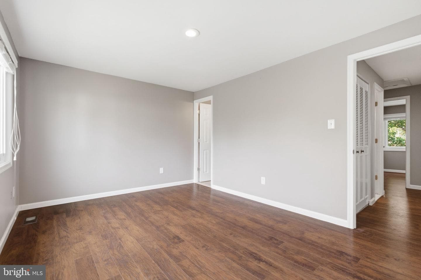 614 Giles Place photo 32