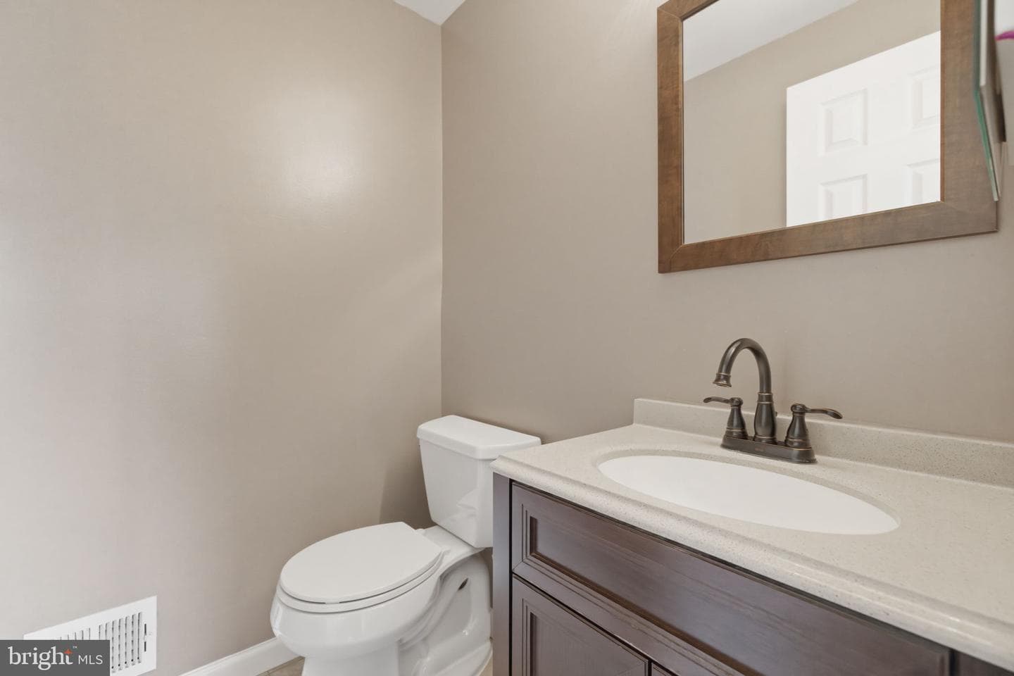 614 Giles Place photo 33