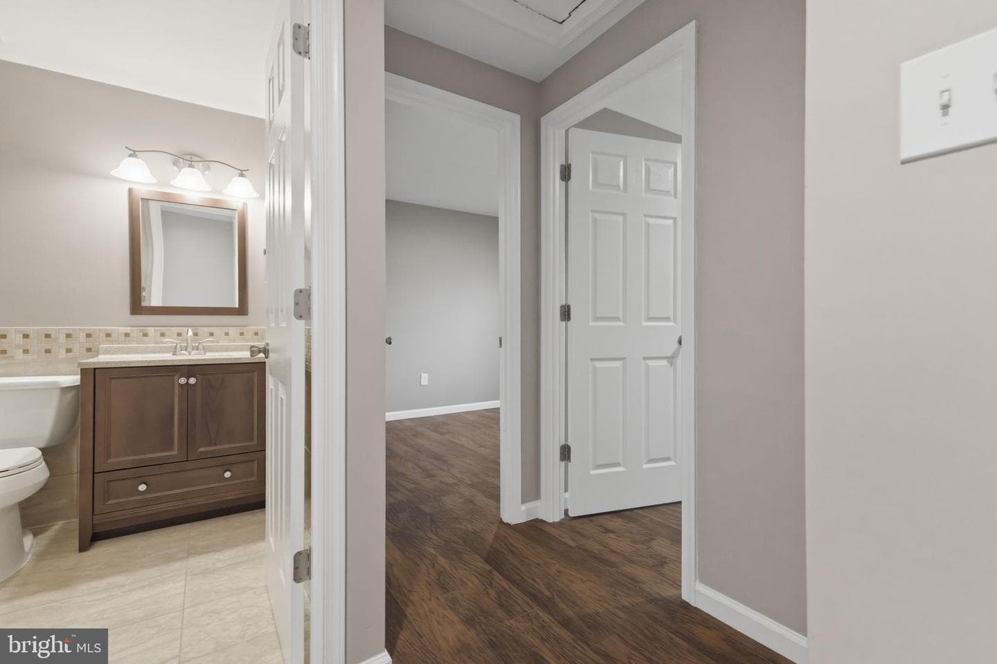 614 Giles Place photo 36