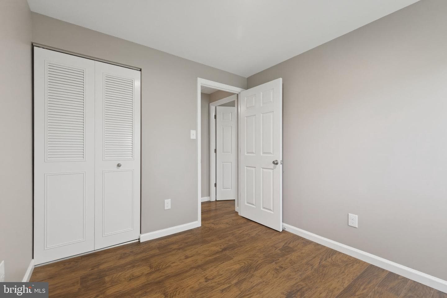 614 Giles Place photo 38