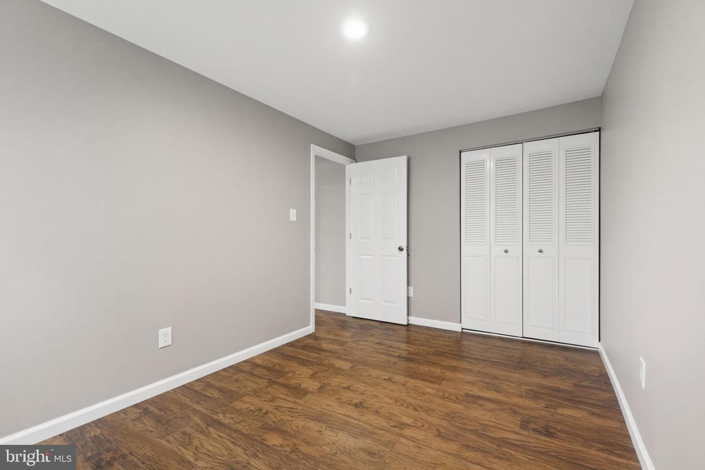 614 Giles Place photo 40