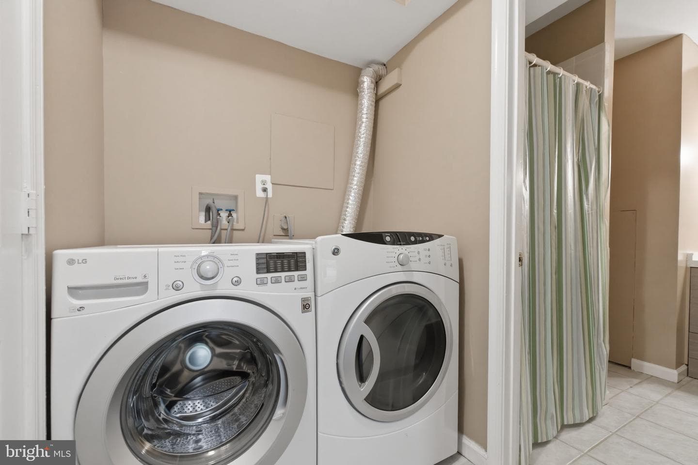 614 Giles Place photo 43