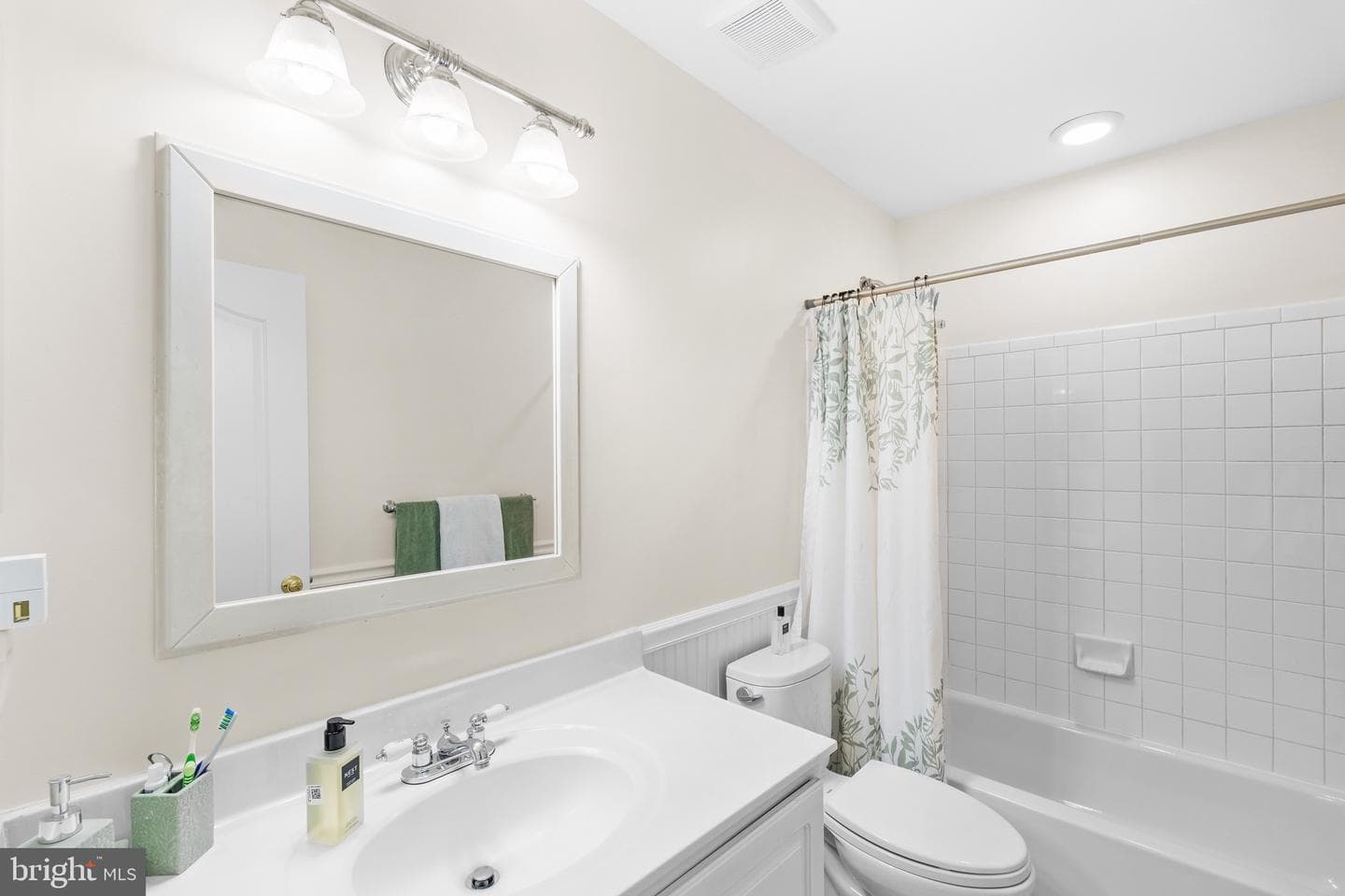 20317 Vermeer Street photo 29