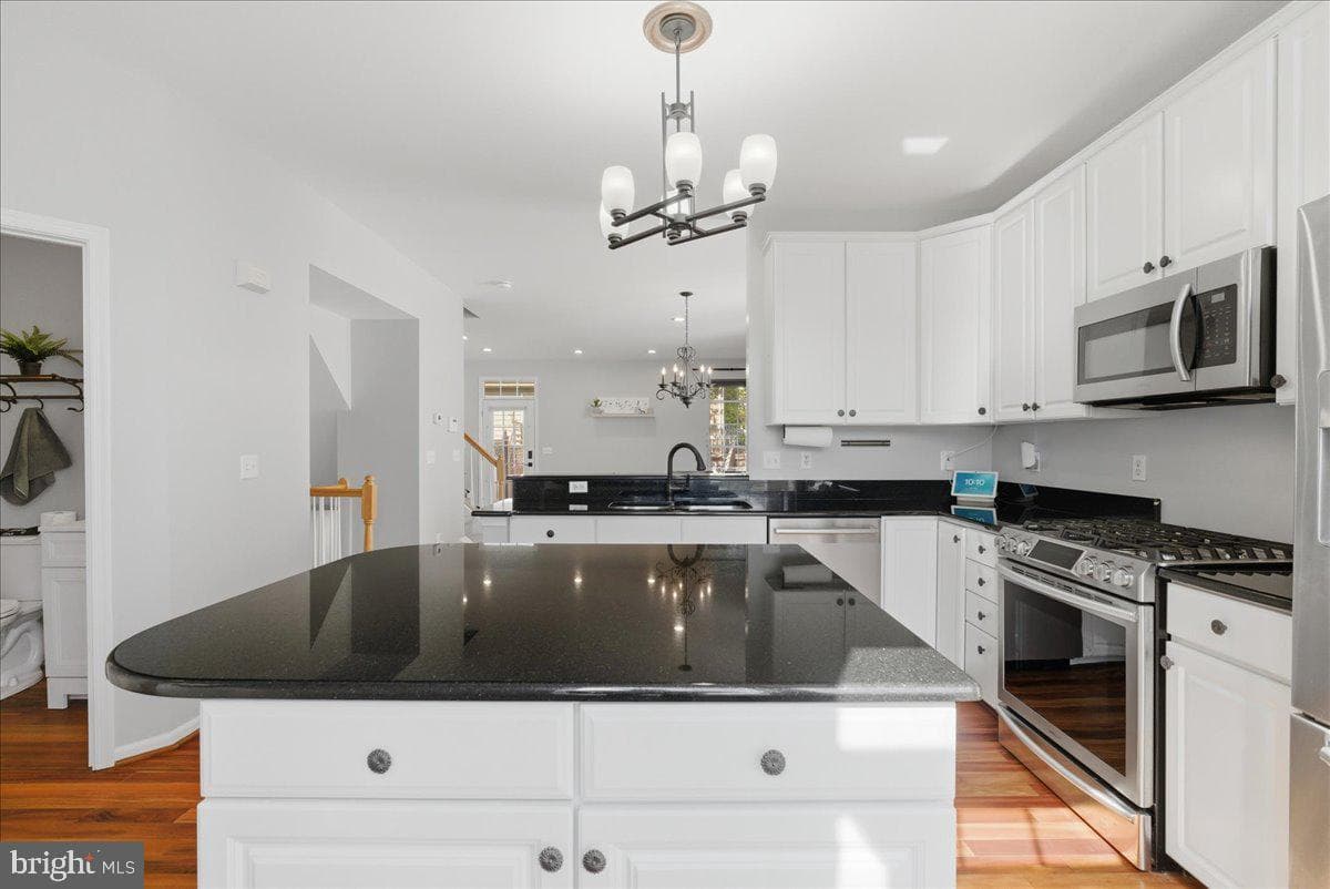 20361 Hartwell Street photo 9