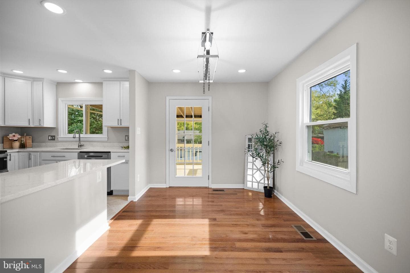 1208 E Iberia Road photo 11