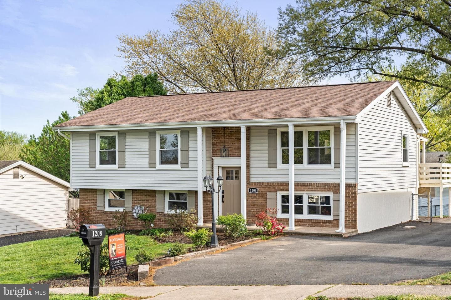 1208 E Iberia Road photo 3