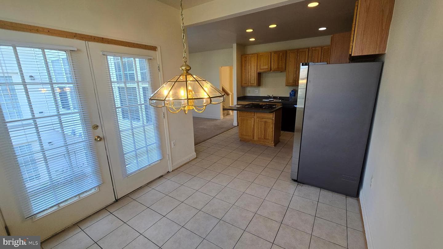 643 Mcleary Square SE photo 8