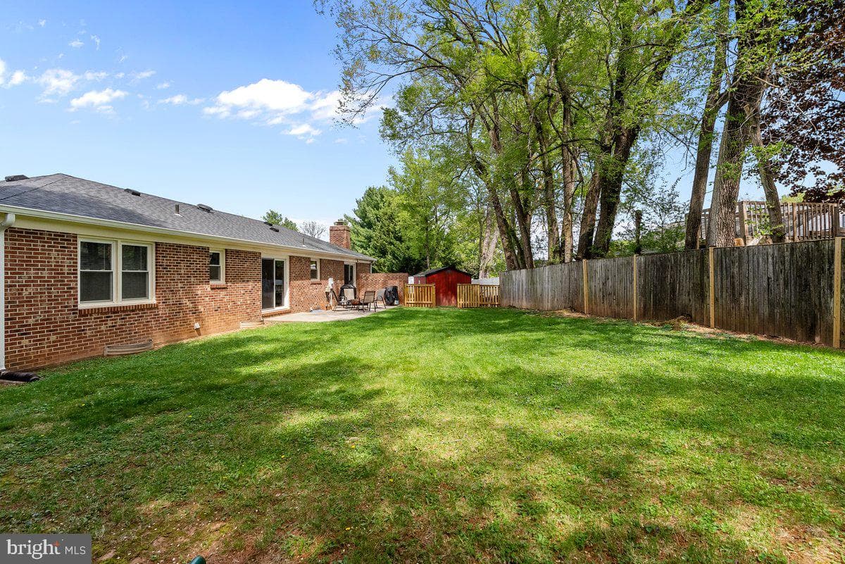 314 Belmont Place SW photo 33